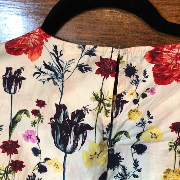floral top - Picture 3 of 4